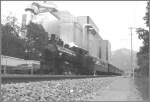 G 4/5 107 mit Dampfextrazug nach Chur fhrt an der Kehrichtverbrennungsanlage Trimmis vorbei. (25.05.2008)
