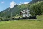 Der Dampfzug mit der G 4/5 107 und der G 4/5 108 verlässt am 21.06.2014 Bergün in Richtung Preda.