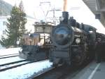 Dampflok G 4/5 Nr.107 mit  Krokodil  Ge 6/6 I Nr.415 am 04.02.07 in Davos-Platz