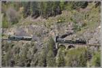 Der Muttertagsdampfextrazug mit der G 4/5 107  Albula  passiert den Zalainttunnel kurz vor dem Landwasserviadukt bei Filisur.