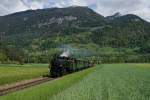 Die diesjährige Muttertagsfahrt der RhB führte von Landquart via Chur, Filisur, Davos wieder nach Landquart. Zum Einsatz kam die G 4/5 107. Ich konnte den Extrazug kurz vor Bonaduz bildlich festhalten (10.05.2015).