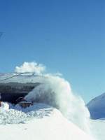 Xrot d 9213 am 08.02.1997 in Ospizio Bernina - Bernina-Dampfschneeschleuder selbstfahrend - Baujahr 1911 - SLM - Dienstgewicht 63,5t - LP 13,67 - V 35Km/h - Schleudern bis 12 km/h - 1=21.01.1991 -