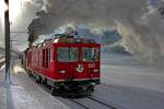 Die Gem 4/4 802 schiebt passaufwärts kurz vor Hospizia Bernina an der Schneeschleuder Xrod d9213.Bild vom 25.1.2015  