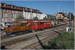 50 Jahre Blonay Chamby - MEGA BERNINA FESTIVAL: Das Asnin (Eselchen) tut, für was es vor vielen Jahren gebaut wurde: es leistet Vorspanndienst. In diesem Fall wird die RhB Ge 2/2 N° 161 dem RhB ABe 4/4 N°35 mit seinem Güterzug in Blonay für die Fahrt nach Chamby vorgespannt.

9. Sept. 2018