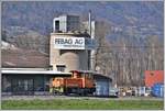 Der Tm 2/2 112 hat die zwei Schotterwagen nach Trimmis gebracht und ist auf der Rückfahrt zum Bahnhof Untervaz-Trimmis.