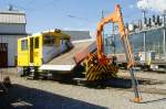 RhB - Tm 2/2 82 am 07.06.1997 in Landquart - Bahndiensttraktor mit Kran und kippbarer Ladebrcke - bernahme: 18.02.1985 - RACO1901/Cummins - 336KW - Gewicht 22,00t - Ladegewicht 4,00t - LP 8,79m -