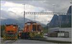 Gm 4/4 241 und Tm 2/2 93 besorgen den umfangreichen Rangierdienst im Bahnhof Untervaz-Trimmis. Aus den Wolken schaut die Spitze des Vilan hervor. (02.10.2008)