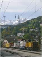 Bauzug mit Gm 4/4 243 und Kirow-Kran in Ilanz.