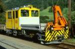 RhB - Tm 2/2 81 am 23.08.1997 in Ilanz - Bahndiensttraktor mit Kran und kippbarer Ladebrcke - bernahme: 15.01.1985 - RACO1900/Cummins - 336KW - Gewicht 22,00t - Ladegewicht 4,00t - LP 8,79m -