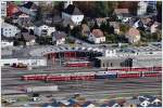 Vom Kirchh�gel in Mastrils bietet sich dieser Blick auf das RhB Lokdepot in Landquart.