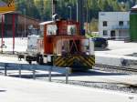 RhB - Tmf 2/2 90 im Bahnhofsareal in Zernez am 18.10.2013