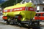 RhB - Xk 9049 II am 29.08.1998 in Disentis - Wasserwagen - 2-achsig mit 1 offenen Plattform - Baujahr 1926 - RhB - Gewicht 8,70t - Ladegewicht 15,00t - LP 7,91 m - zulssige Geschwindigkeit Aufkleber