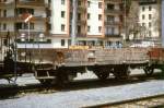 RhB - Xk 8607 am 10.05.1992 in Davos Platz - Niederbord-Dienstwagen 2-achsig mit 1 offenen Plattform fr Materialtransporte - Baujahr 1908 - SIG - Gewicht 5,00t - Zuladung 9,00t - LP 6,30m -