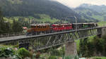 Viadukt in Flendruz (Rougement) Schweiz.

Das historische „Bernina-Krokodil“ RhB 182 (erbaut 1928) und der historische  Bernina-Triebwagen   RhB 35 (erbaut 1908) auf der Montreux - Berner Oberland Bahn MOB. Ein Bild, das in dieser Form einmalig ist. Das Bernina Krokodil gehört der RhB und wurden für eine Jubiläumsvereranstaltung auf der Strasse zur  Museumslinie Blonay- Chamby verfrachtet. Im September 2018 verkehrte das Bernina Krokodil zum ersten und wohl letzten Male auf dem Netz der MOB.

14. September 2018