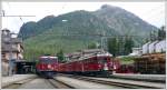 R1656 mit ABe 4/4 II 44 und 47 verl�sst Pontresina Richtung St.Moritz und gleich wird auch R1956 mit Ge 4/4 I 602  Bernina  nach Ardez abfahren.