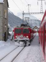 RhB - Ge 4/4 604 unterwegs mit Personenzug amm 01.01.2010