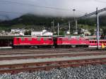 Die  veteranen  Ge 4/4 I 603 und 610 im Bf. Samedan, 24-06-2014