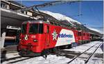 Ge 4/4 II 618  Bergün/Bravuogn  und 614  Schiers  übernehmen in Samedan die vier Wagen des Bernina-Express nach Pontresina.(15.11.2017)