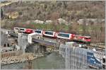 Glacier Express 903 mit Ge 4/4 II 617  ILanz  bei der Baustelle zur zweiten Hinterrheinbrücke in Reichenau-Tamins.