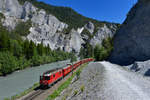 Ge 4/4 II 612 mit einem Regio am 26.05.2017 bei Versam. 