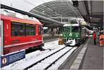 R1716 aus Disentis mit Ge 4/4 II 621  Felsberg  trifft mit 20 Min. Verspätung in Chur ein. (28.10.2018)