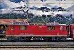 R1932 mit Ge 4/4 II 613  Domat/Ems  in Pontresina. (09.06.2020)