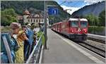 RE1334 aus St.Moritz mit der Ge 4/4 II 623  Bonaduz  rauscht durch Malans. (18.06.2020)
