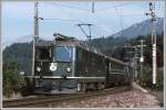 Ge 4/4 II 617  Ilanz  auf dem Weg nach Ilanz-Disentis bei der Verzweigung in Reichenau-Tamins.