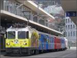 Die Arosabahn in ihrer ganzen, bunten Vielfalt abfahrbereit in Chur.