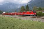 Ge 4/4 II 625 nhert sich mit dem RE 1241 am 12.9.09 Domat/Ems.

