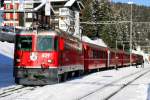 Ge 4/4II 629 steht mit einem Zug nach Chur in Arosa abfahrbereit; 12.01.2010