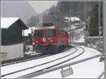 RE1245 nach Scuol-Tarasp mit ge 4/4 II 620  Zernez  erreicht Grsch im Prttigau.