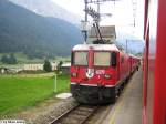 Die Ge 4/4'' 629 ''Tiefencastel'' stand am 25.7.05 mit dem Regio 1945 nach Pontresina in Zuoz.