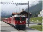 Am Nordausgang des Albulatunnels in Preda wartet RE 1145 mit Ge 4/4 II 625  Kblis  auf die Weiterfahrt. (20.05.2010)