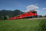 Der Wochenend-RE 1327 (Landquart - St. Moritz) wird in der Regel von einer Ge 4/4 II gefhrt. Am 14.8.2010 war dies die 625, aufgenommen mit einem fast komplett neu bemalten Zug bei Malans. 
