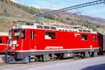 RhB - Ge 4/4II 612  THUSIS  am 22.10.1998 in SCUOL - THYRISTOR-STRECKEN-LOKOMOTIVE - bernahme 20.07.1973 - SLM4885/BBC - 1700 KW - Gewicht 50,00t - LP 12,74m - zulssige Geschwindigkeit 90 km/h. Hinweis: mit SEV-Aufkleber
