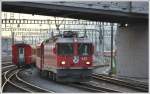 RE1265 mit Ge 4/4 II 621  Felsberg  fhrt in Chur ein. (18.03.2011)