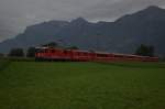 RE 1220 mit der Ge 4/4 II 613 an der Spitze befindet sivh am 2.9.11 zwischen Zizers und Igis.