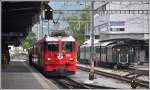 RE1252 nach Disentis mit Ge 4/4 II 618  Bergün/Bravuogn kann die Fahrt nach Ankunft des Dampzzuges fortsetzen. (03.05.2014)