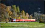 RE1232 mit Ge 4/4 II 617  Ilanz  am Ausgang der Klus bei Malans. (06.11.2015)