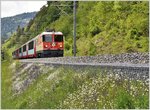 Glacier Express 902 mit Ge 4/4 II 622  Arosa  zwischen Trin und Reichenau-Tamins. (15.05.2016)