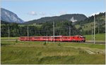 RE1761 mit der Ge 4/4 II 613  Domat/Ems  in Castrisch.