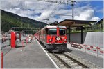 RE1233 mit der Ge 4/4 II 620  Zernez  im Bahnhof Küblis, der zur Zeit umgebaut wird und nur über ein Gleis verfügt.