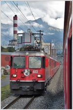 RE1224 mit Ge 4/4 II 613  Domat/Ems  auf dem Doppelspurabschnitt bei Untervaz-Trimmis.(05.10.2016)