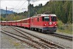 RE1744 mit Ge 4/4 II 631  Untervaz  in Valendas-Sagogn. (13.10.2016)