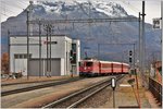 R1941 mit Ge 4/4 II 614  Schiers  in Bever. (02.11.2016)