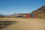 Adventsfahrt des Vereins pro Salonwagen: Der von der Ge 4/4 II 617 und der Ge 4/4 II 614 gezogene Salonwagen-Zug verlässt am 04.12.2016 Malans in Richtung Klosters und weiter durch den Vereina-Tunnel nach St. Moritz.