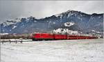 RE1236 nach Disentis mit Ge 4/4 II 625  Küblis  zwischen Malans und Landquart mit Falknis und Vilan. (04.01.2017)