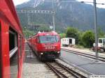 Die Ge 4/4''' ''100 Jahre Albula und Ruinaulta'' stand am 25.7.05 mit dem D 1140 nach Chur in Filisur.
