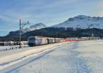 Ge 4/4 III 649 mit einem RE nach Chur am 18.01.2016 bei Celerina. 